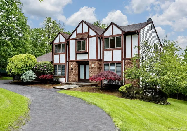 2nd image of 3 Larissa Ct, Airmont, NY 10952 | MLS# 1014280