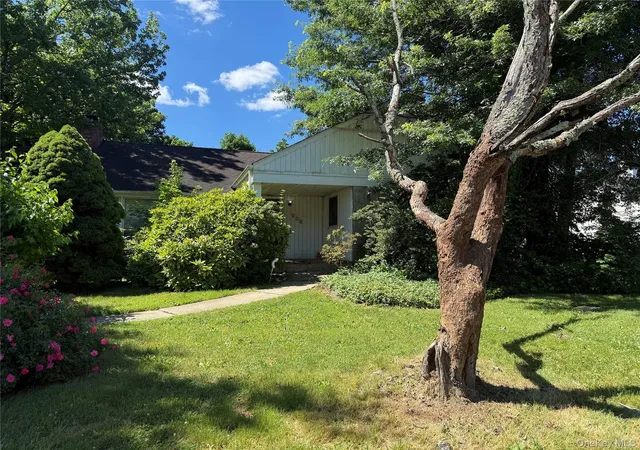 5th image of 208 Overlook Ter, Roslyn Heights, NY 11577 | MLS# 1014282
