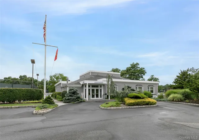 5th image of 605 Bay Vw Cir, Brookhaven, NY 11955