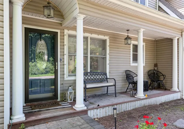 Photo 3 of Sale Pending at 136 Mills Pond Rd, Smithtown, NY 11780 | MLS# 1014293 | Listing updated on 2026-09-01