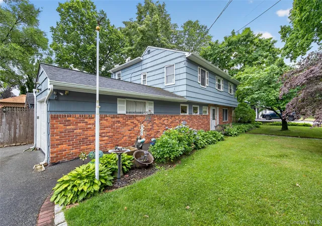 1st image of 190 Oakwood Rd, Huntington Station, NY 11746 | MLS# 1014303