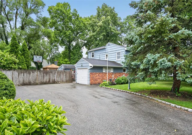 26th image of 190 Oakwood Rd, Huntington Station, NY 11746 | MLS# 1014303