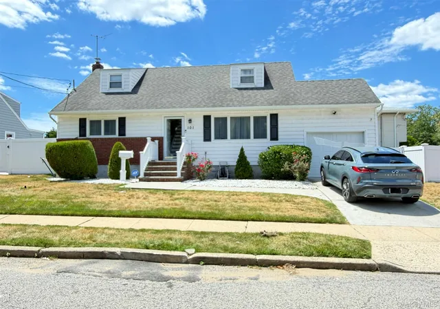 Photo 1 of Single family home for sale at 101 Sagamore St, Hempstead, NY 11520 | MLS# 1014327 | Listing updated on 2026-09-05