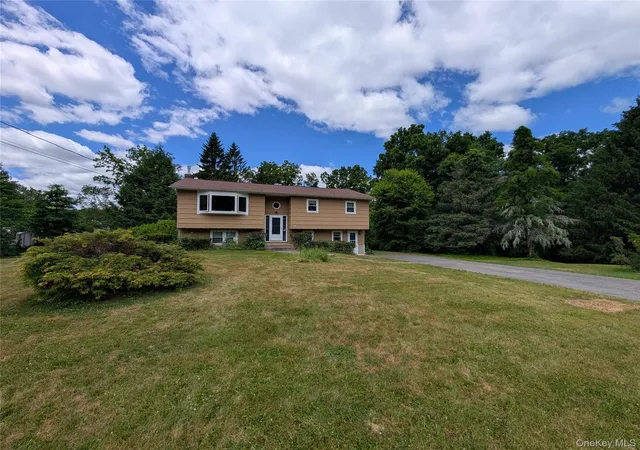 Photo 4 of Single family home for sale at 11 Kevin Ct, Montgomery, NY 12549 | MLS# 1014332 | Listing updated on 2026-08-16