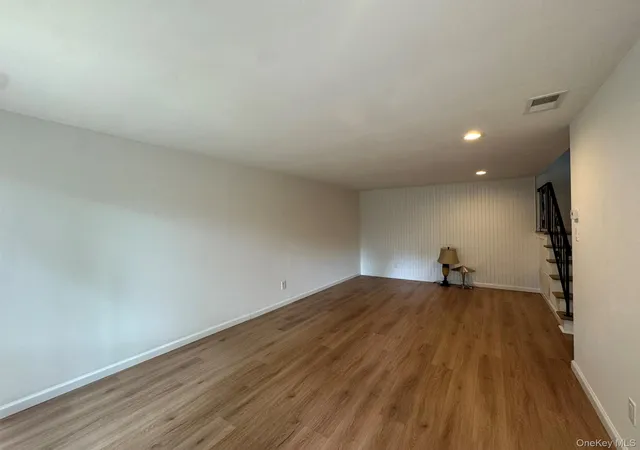 Listing Photo 4 - Condo for sale in building located at 233 Sagamore Hls Dr, Brookhaven, NY 11776