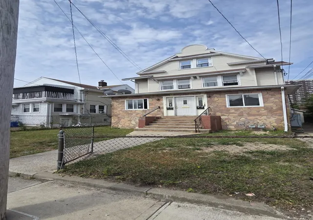 Multi family home for sale at 329 Beach 29th St, New York, NY 11691 | MLS# 1014339