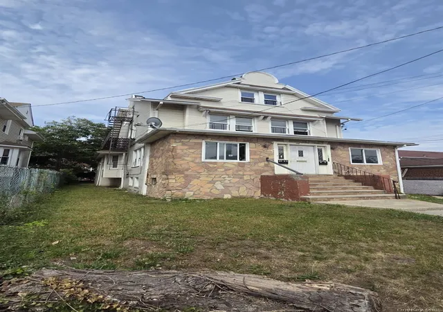 Photo 3 of Multi family home for sale at 329 Beach 29th St, New York, NY 11691 | MLS# 1014339 | Listing updated on 2026-07-28