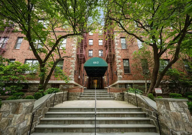 Homes for sale in Mount Vernon, NY | 663 Locust St #5D, Mount Vernon, NY 10552 | MLS# 1014340