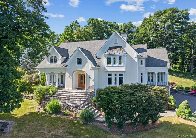 Photo 3 of Single family home for sale at 4 Katavolos Dr, Tomkins Cove, NY 10986 | MLS# 1014372 | Listing updated on 2026-07-26