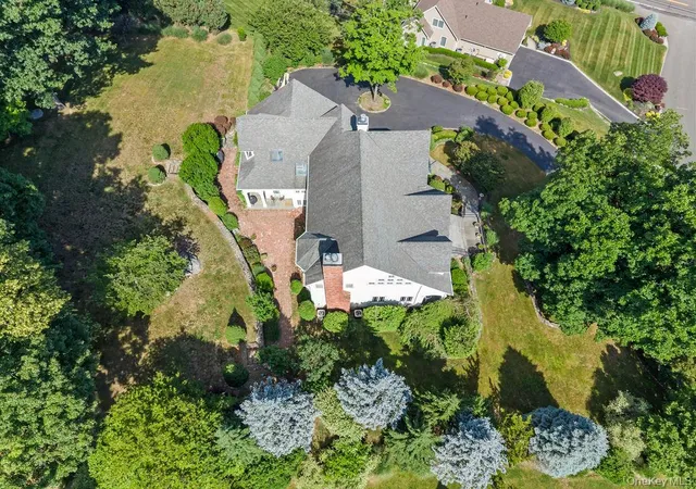 Photo 4 of Single family home for sale at 4 Katavolos Dr, Tomkins Cove, NY 10986 | MLS# 1014372 | Listing updated on 2026-07-26