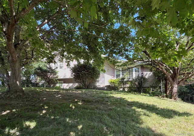 3rd image of 4 Lorelei Dr, Middletown, NY 10940 | MLS# 1014402