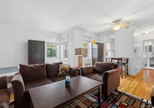 Photo 3 of Sale Pending at 611 Palmer Rd #3y, Yonkers, NY 10701 | MLS# 1014403 | Listing updated on 2026-10-01