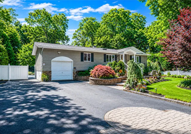 1st image of 4 Cabin Ln, Brookhaven, NY 11733 | MLS# 1014409