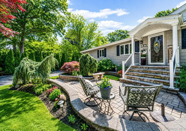 3rd image of 4 Cabin Ln, Brookhaven, NY 11733 | MLS# 1014409