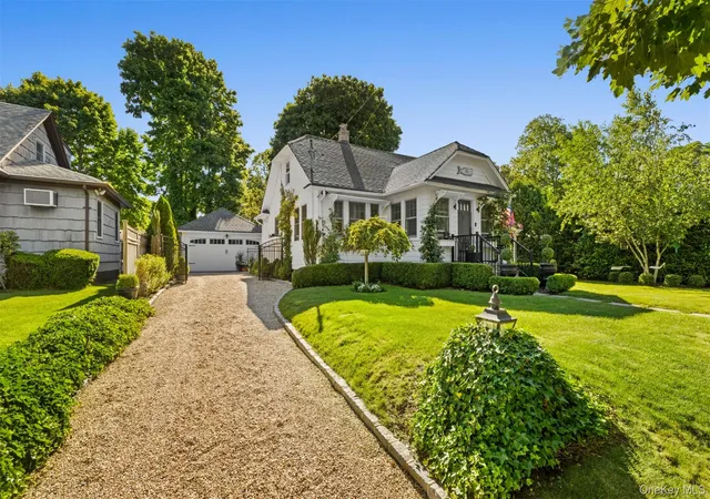 3rd image of 418 Pine Acres Blvd, Brightwaters, NY 11718 | MLS# 1014411