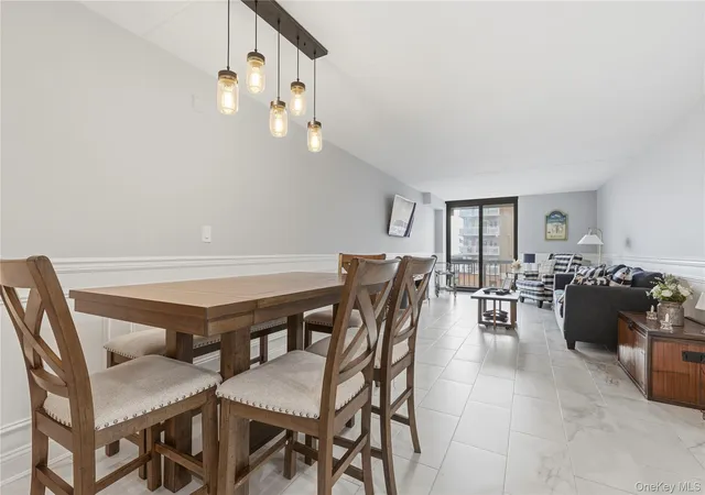 3rd image of 750 W Broadway, Hempstead, NY 11561