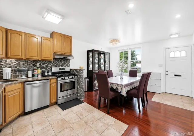 Photo 2 of Single family home for sale at 87 80 Little Neck Pkwy, New York, NY 11001 | MLS# 1014432 | Listing updated on 2026-10-01