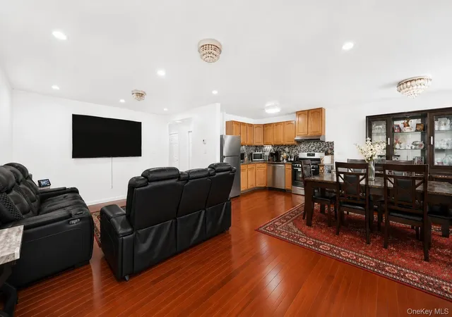 Photo 3 of Single family home for sale at 87 80 Little Neck Pkwy, New York, NY 11001 | MLS# 1014432 | Listing updated on 2026-10-01