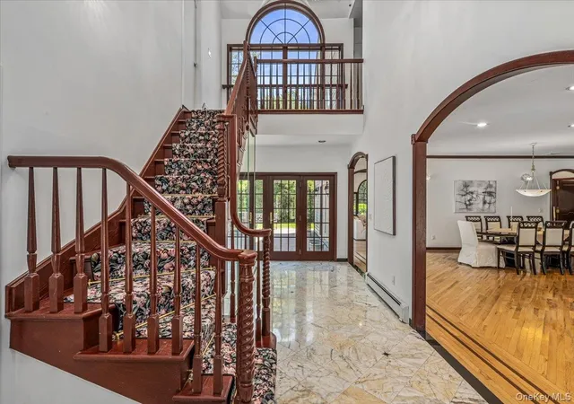 Photo 3 of Single family home for sale at 86 Dorchester Dr, North Hempstead, NY 11030 | MLS# 1014438 | Listing updated on 2026-09-13