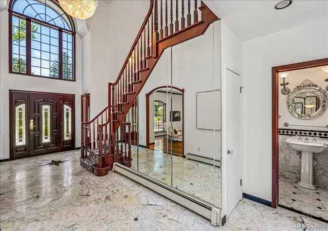 Photo 4 of Single family home for sale at 86 Dorchester Dr, North Hempstead, NY 11030 | MLS# 1014438 | Listing updated on 2026-09-13