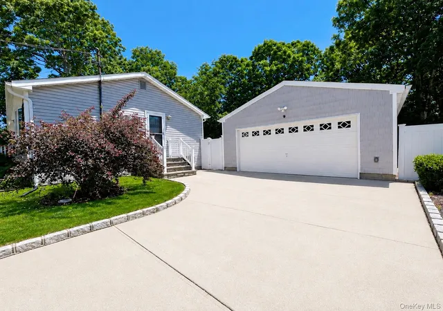 3rd image of 65 Winston Dr, Shirley, NY 11967 | MLS# 1014452