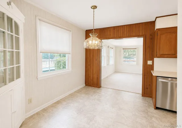 4th image of 32 Hasbrouck Dr, Poughkeepsie, NY 12603 | MLS# 1014470