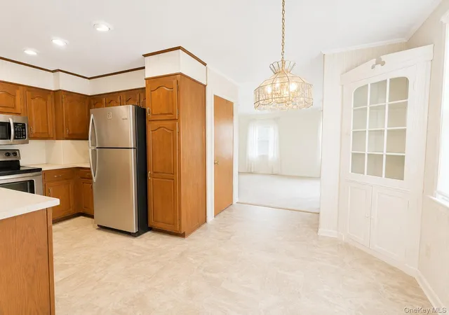 5th image of 32 Hasbrouck Dr, Poughkeepsie, NY 12603 | MLS# 1014470