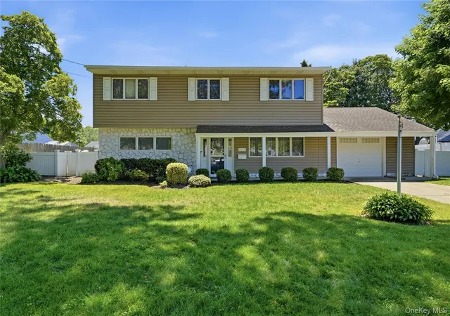Photo 1 of Sale Pending at 634 Morrison St, Babylon, NY 11702 | MLS# 1014472 | Listing updated on 2026-07-03