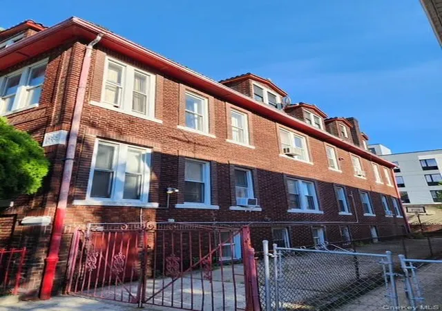 Photo 3 of Single family home for sale at 134 Sullivan Pl, Brooklyn, NY 11225 | MLS# 1014475 | Listing updated on 2026-06-17