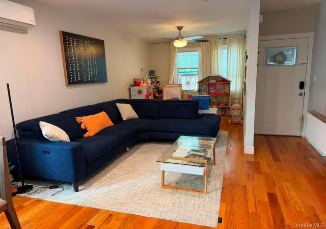 Photo 3 of House for sale at 118-12 190th Street, New York, NY 11412 | MLS# 1014478 | Listing updated on 2026-08-20