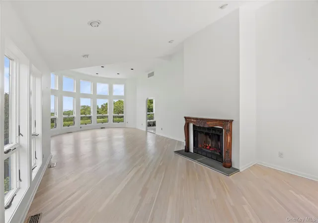 5th image of 32 Contessa Ct, Port Jefferson, NY 11777 | MLS# 1014504