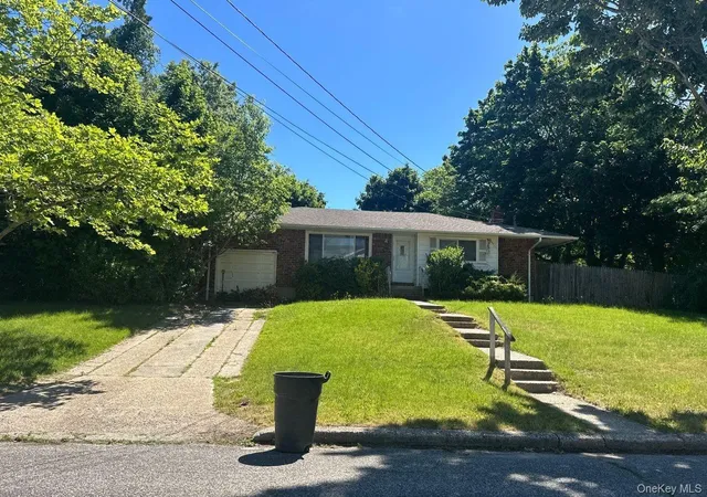 1st image of 1533 Agate St, Bay Shore, NY 11706 | MLS# 1014509