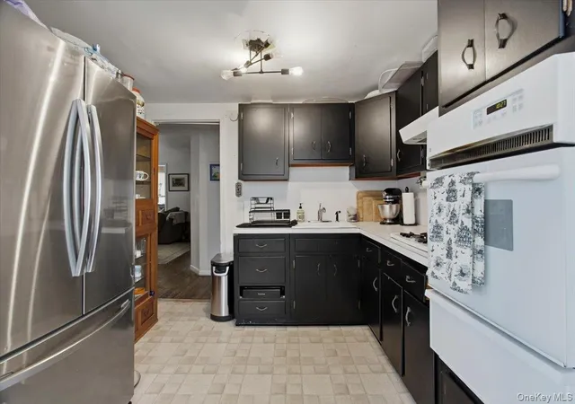 Listing Photo 3 - Condo for sale in building located at 37 Beck Ave, Rye, NY 10580