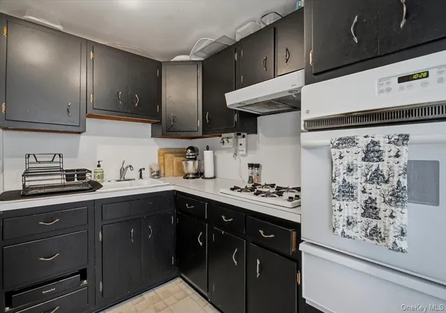 Listing Photo 4 - Condo for sale in building located at 37 Beck Ave, Rye, NY 10580