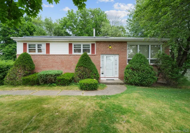 Homes for sale in New Windsor, NY | 11 Ona Ln, New Windsor, NY 12553 | MLS# 1014514