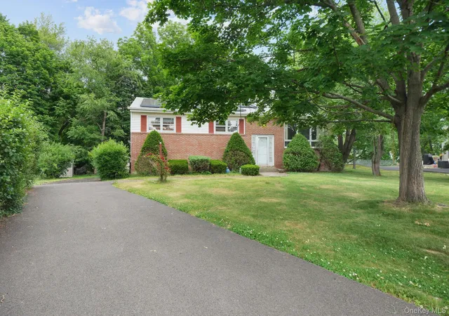 Homes for sale in New Windsor, NY | 11 Ona Ln, New Windsor, NY 12553 | MLS# 1014514