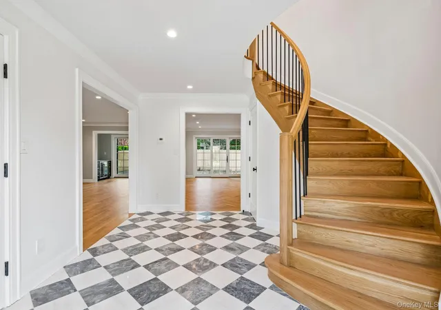 Photo 4 of Sale Pending at 46 Banbury Rd, Rockville Centre, NY 11570 | MLS# 1014545 | Listing updated on 2026-09-22