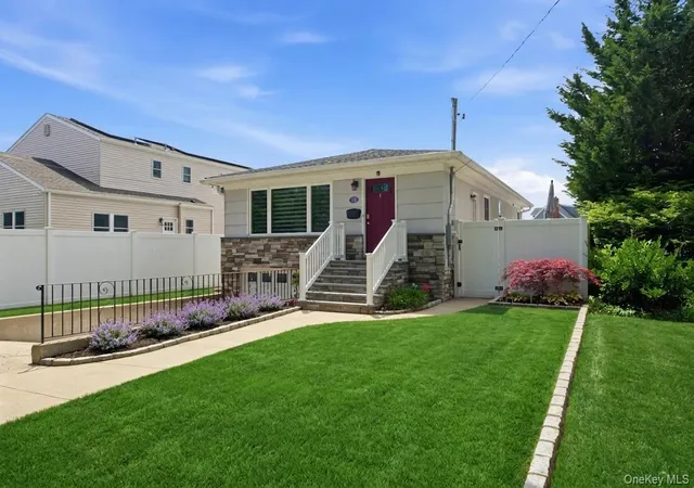 2nd image of 10 S Merrick Rd, Oyster Bay, NY 11758 | MLS# 1014546