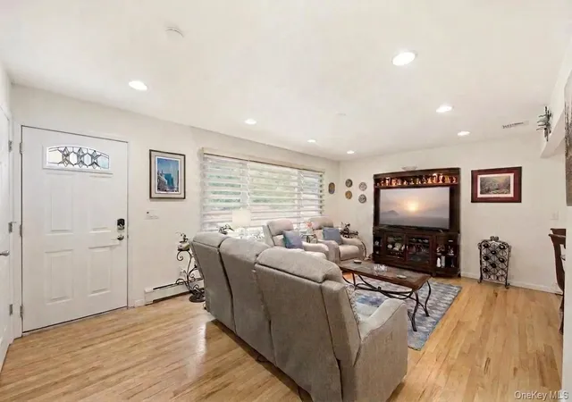 4th image of 10 S Merrick Rd, Oyster Bay, NY 11758 | MLS# 1014546