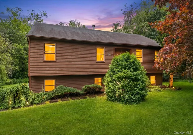 1st image of 1 Sunset Dr, Somers, NY 10598 | MLS# 1014553