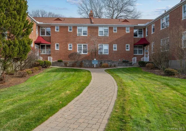 3rd image of 13 Bryant Crescent #2K, White Plains, NY 10605 | MLS# 1014559