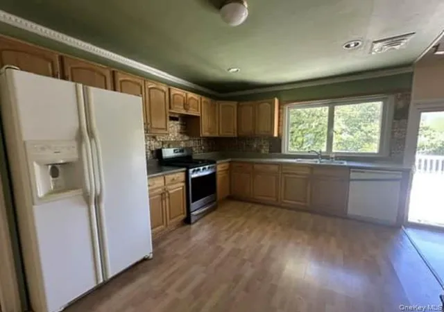5th image of 46 Andover Dr, Brookhaven, NY 11727 | MLS# 1014564