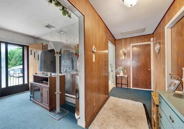 5th image of 35 Wyandotte Street, Selden, NY 11784 | MLS# 1014578
