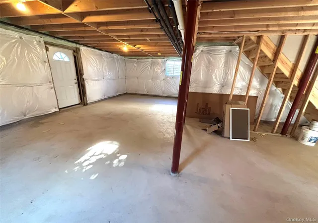 18th image of 69 Offaly St, Babylon, NY 11701 | MLS# 1014581