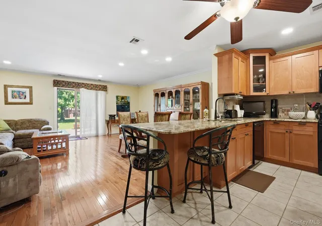 Listing Photo 3 - Condo for sale in building located at 100 Daly Blvd, Hempstead, NY 11572 - Unit #1306