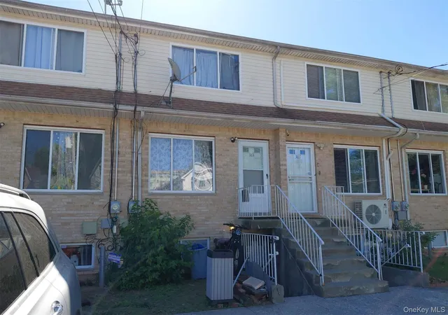 Homes for sale in New York, NY | 363 Union Avenue, New York, NY 10303 | Houzeo