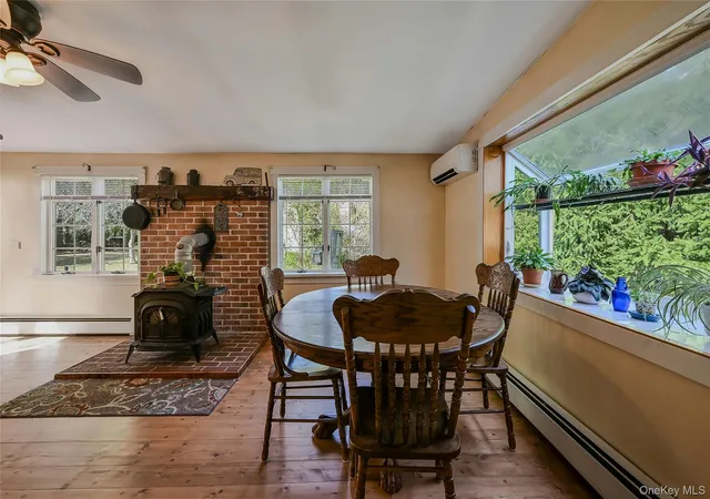 Photo 3 of Single family home for sale at 147 N Country Rd, Mount Sinai, NY 11766 | MLS# 1014611 | Listing updated on 2026-06-17