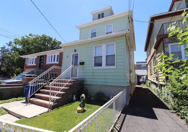 2nd image of 3232 Country Club Rd, New York, NY 10465 | MLS# 1014621