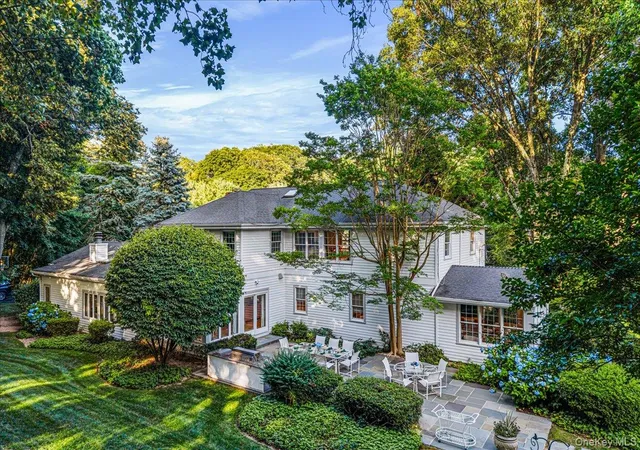 Photo 3 of Sale Pending at 11 Wenwood Dr, Oyster Bay, NY 11545 | MLS# 1014653 | Listing updated on 2026-07-30