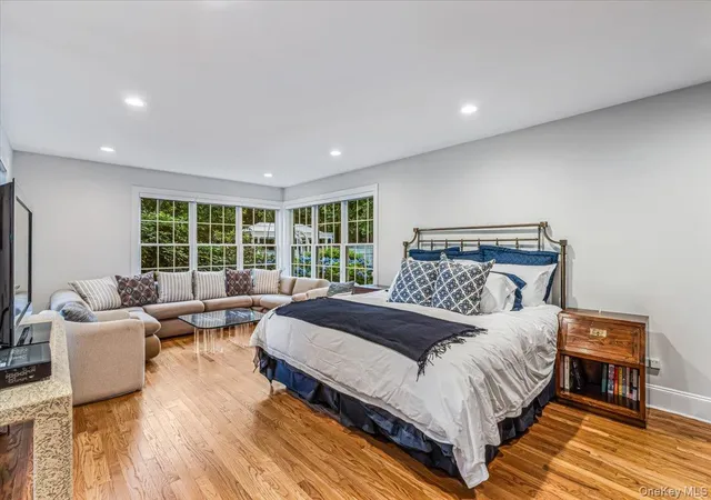 Photo 4 of Sale Pending at 11 Wenwood Dr, Oyster Bay, NY 11545 | MLS# 1014653 | Listing updated on 2026-07-30